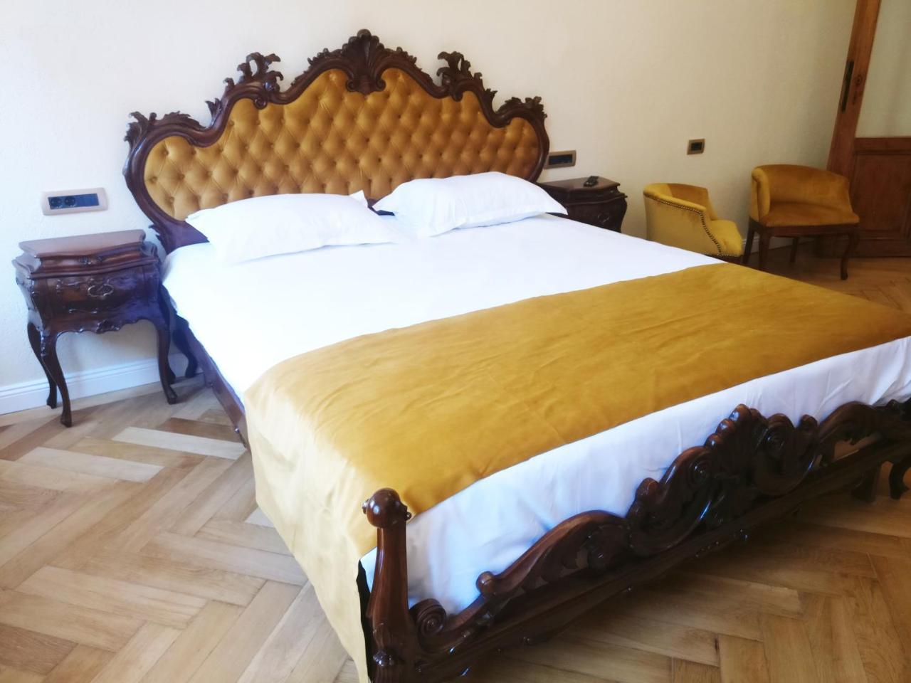 Zur Krone Sibiu Luaran gambar