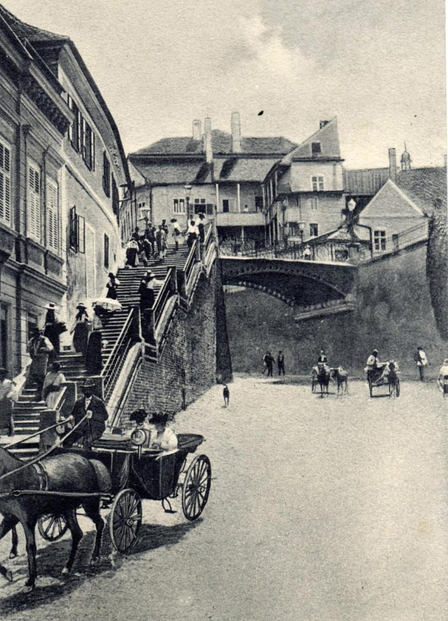 Zur Krone Sibiu Luaran gambar